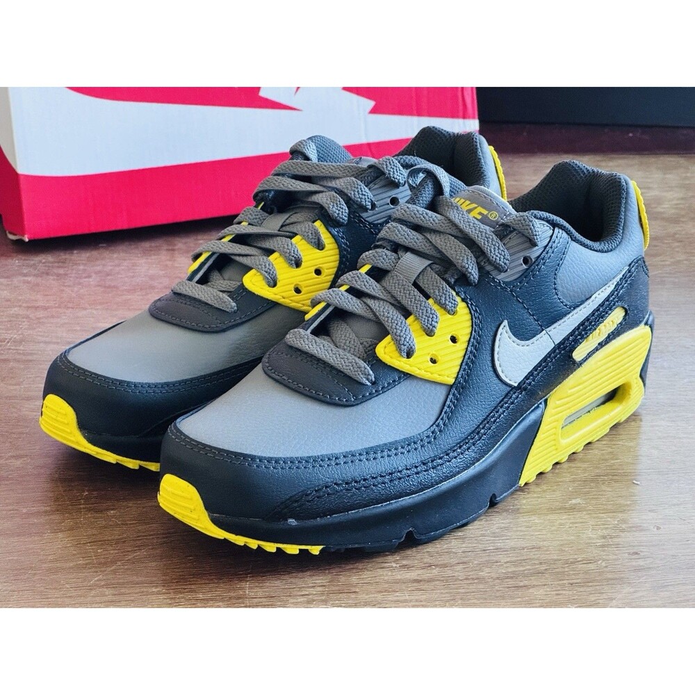 Youth Size 4 Nike Air Max 90 LTR Women’s Size 5.5 Lightning CD6864-702